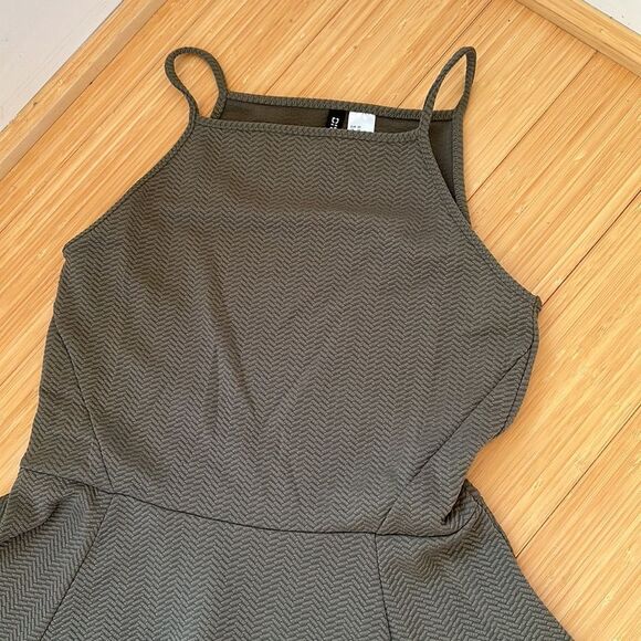 NWOT-H&M DIVIDED OLIVE FLARE DRESS - Picture 2 of 6
